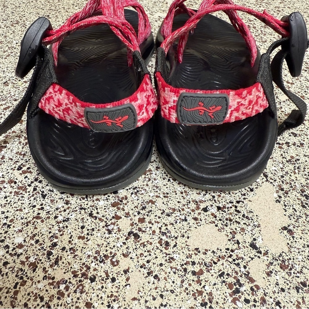 Chaco Z/Volv X2 Sandals W6- like new condition - Picture 6 of 7